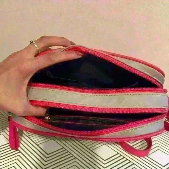 Tommy Bag🔥 - Picture 4 of 5